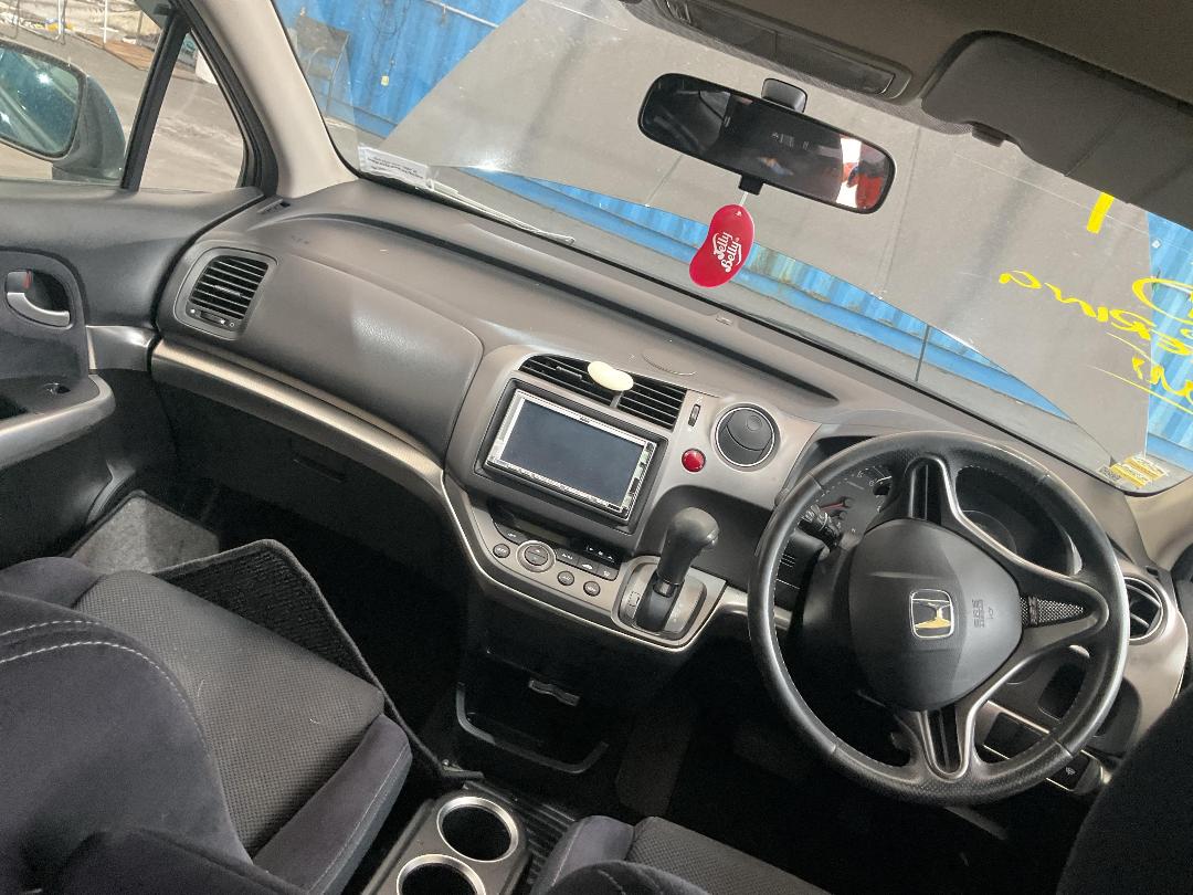 Photo '22' of Honda Stream RSZ