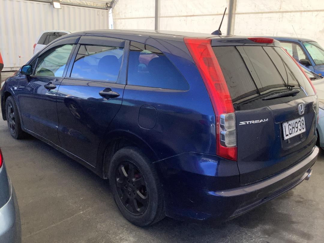 Photo '8' of Honda Stream Photo '8' of Honda Stream