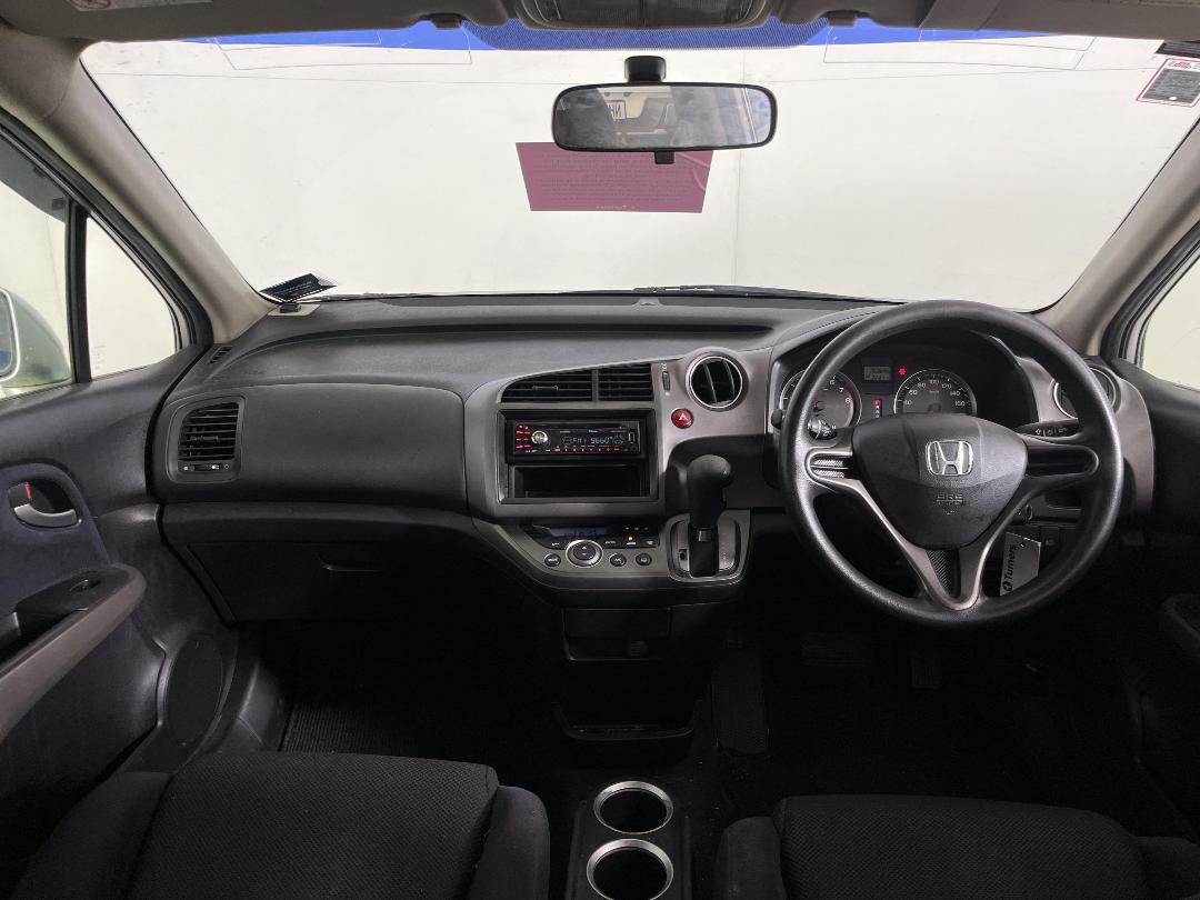 Photo '17' of Honda Stream Photo '17' of Honda Stream