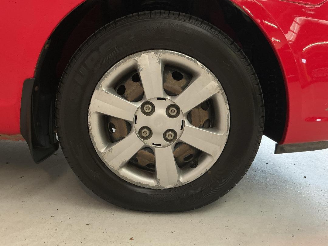 Photo '9' of Hyundai Accent Photo '9' of Hyundai Accent