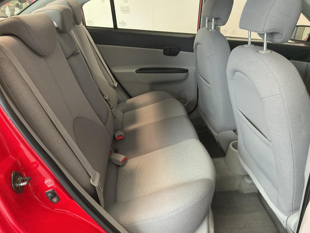 Photo '20' of Hyundai Accent Photo '20' of Hyundai Accent