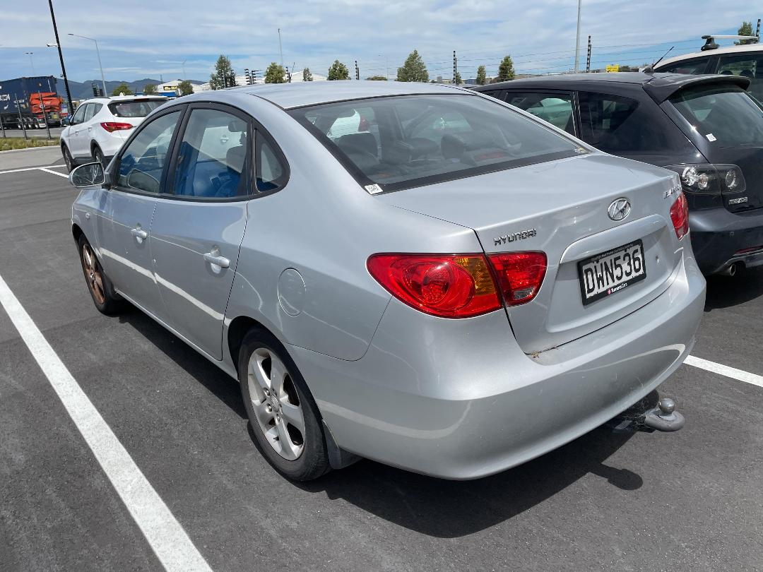 Photo '4' of Hyundai Elantra Photo '4' of Hyundai Elantra