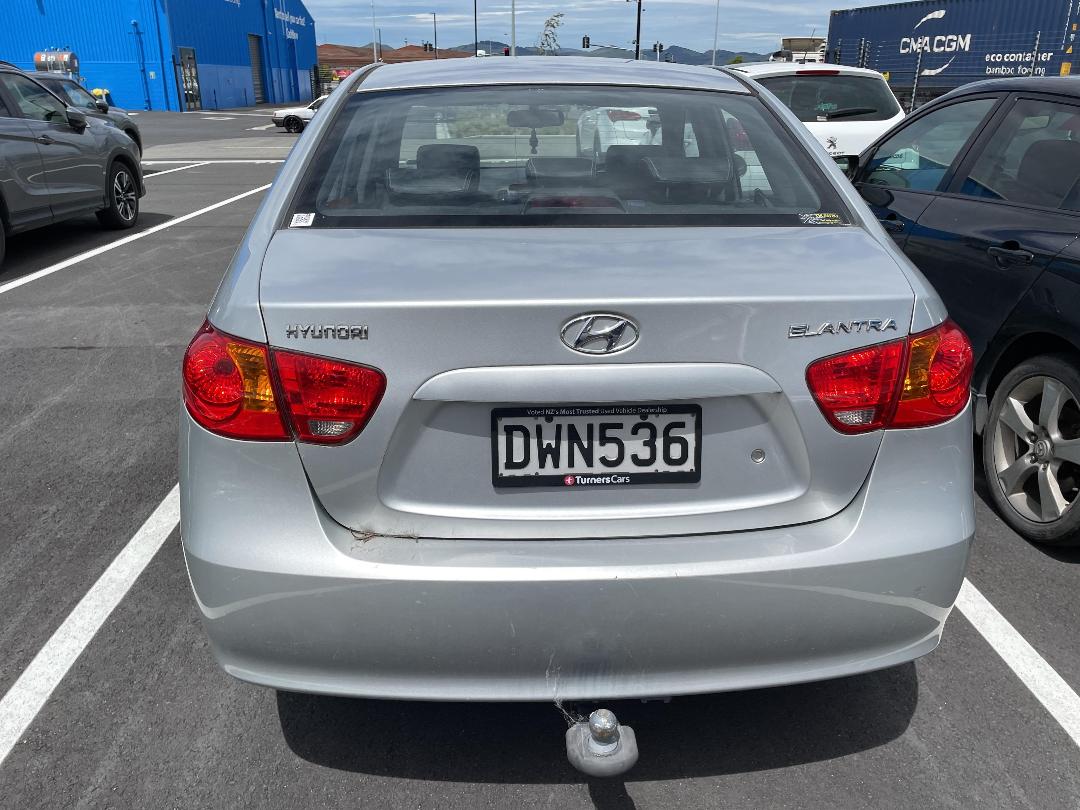 Photo '5' of Hyundai Elantra Photo '5' of Hyundai Elantra