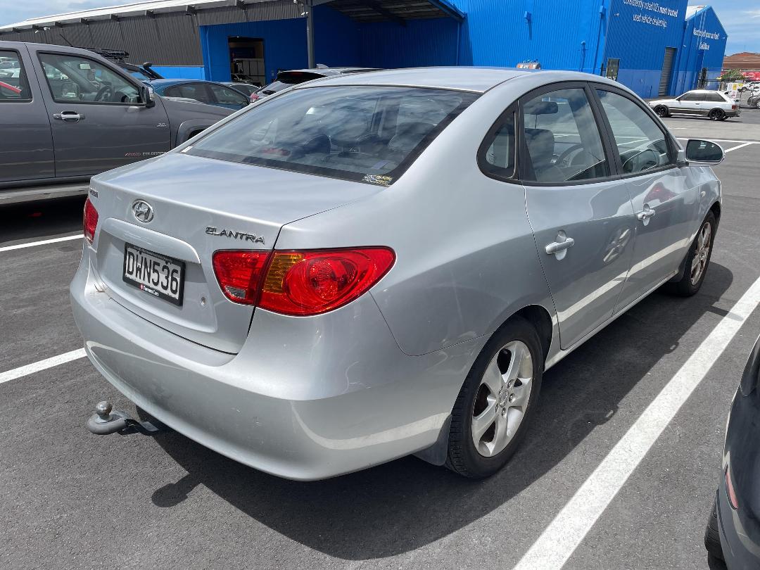 Photo '6' of Hyundai Elantra Photo '6' of Hyundai Elantra