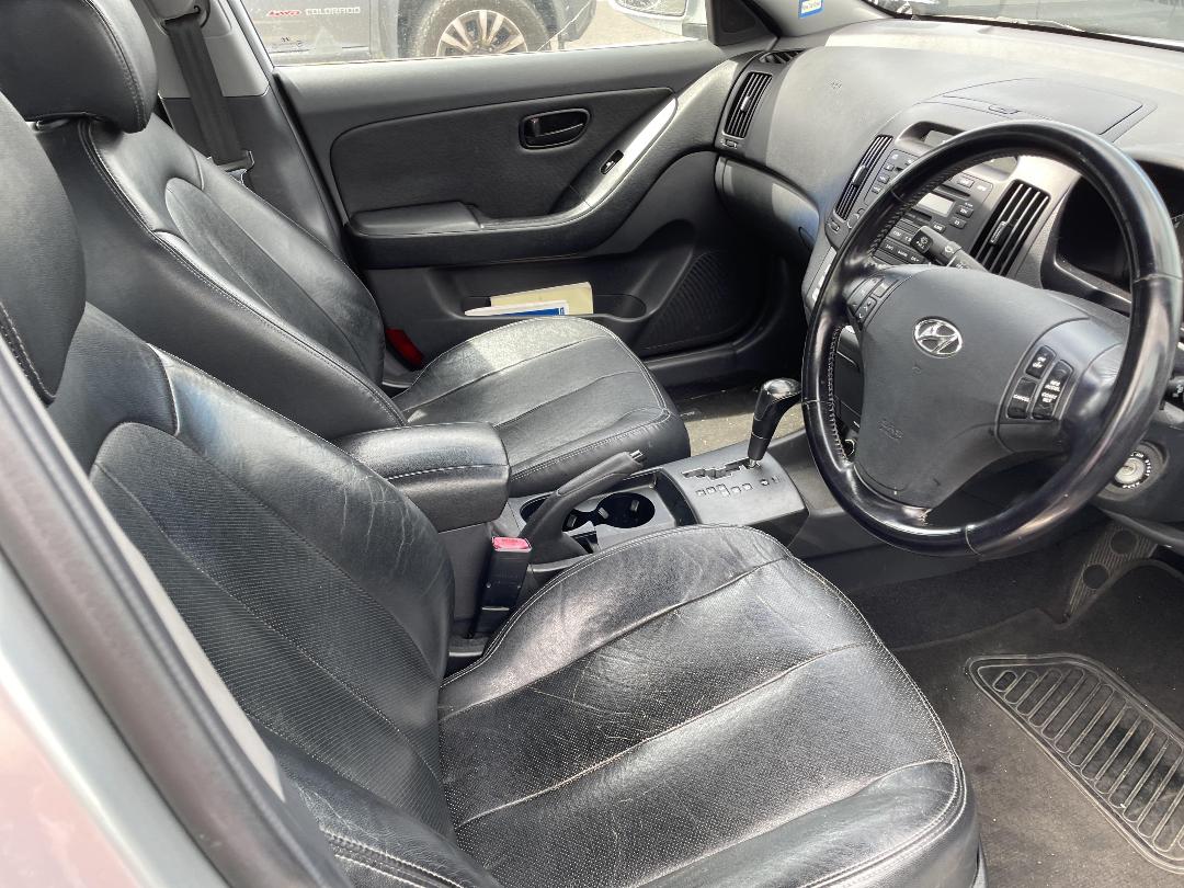 Photo '14' of Hyundai Elantra Photo '14' of Hyundai Elantra