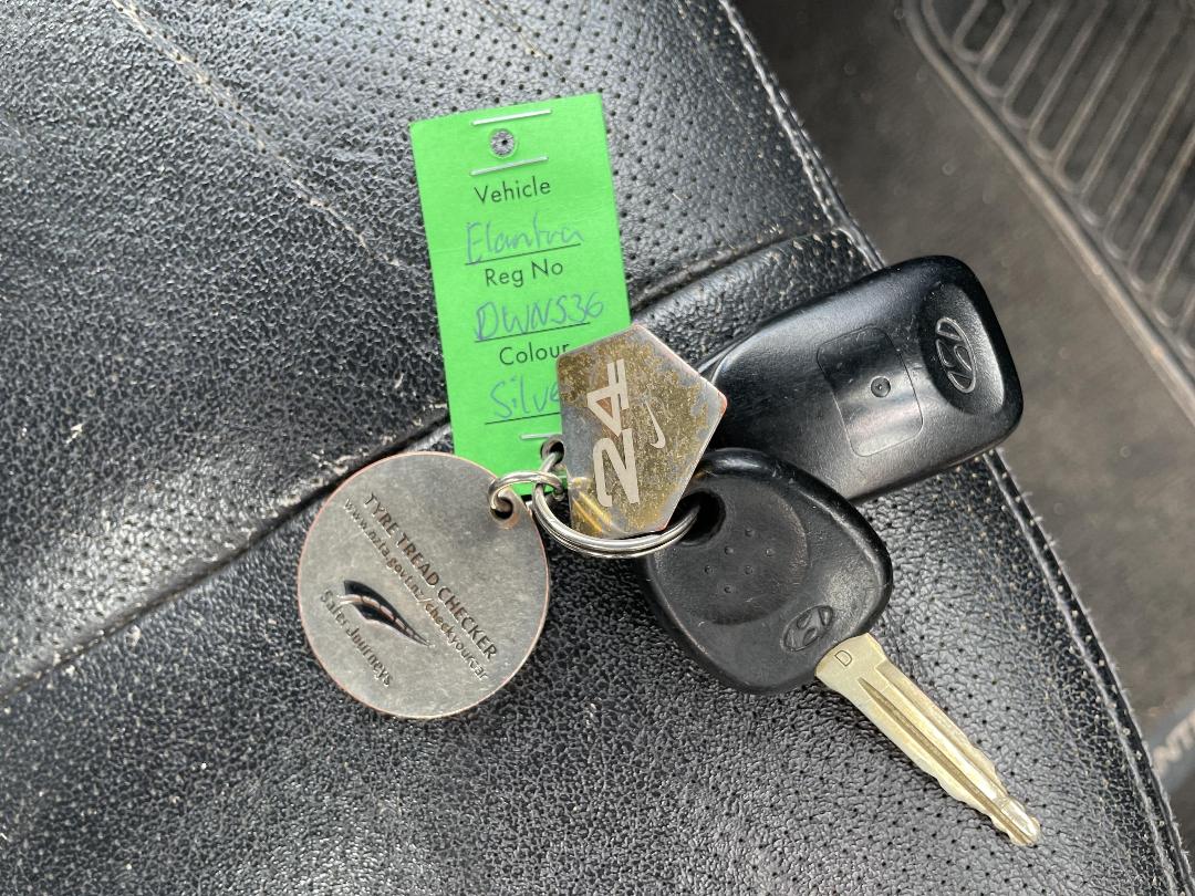 Photo '20' of Hyundai Elantra Photo '20' of Hyundai Elantra