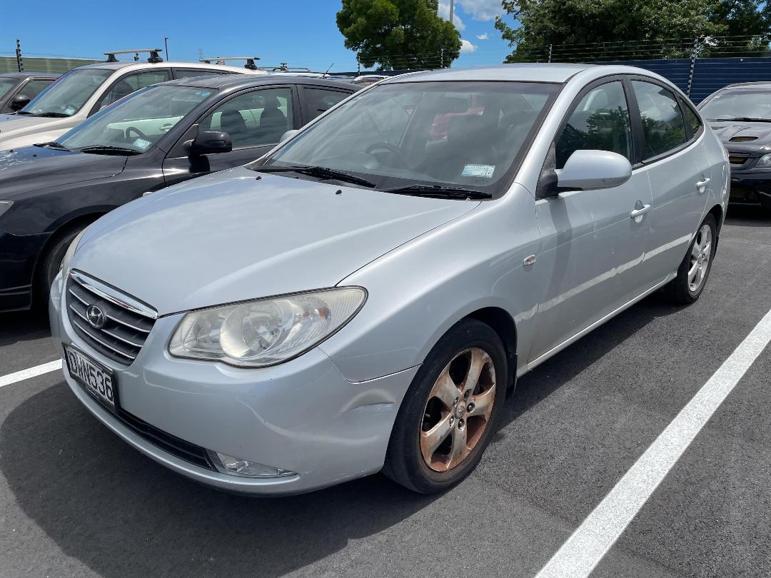 Photo '3' of Hyundai Elantra Photo '3' of Hyundai Elantra