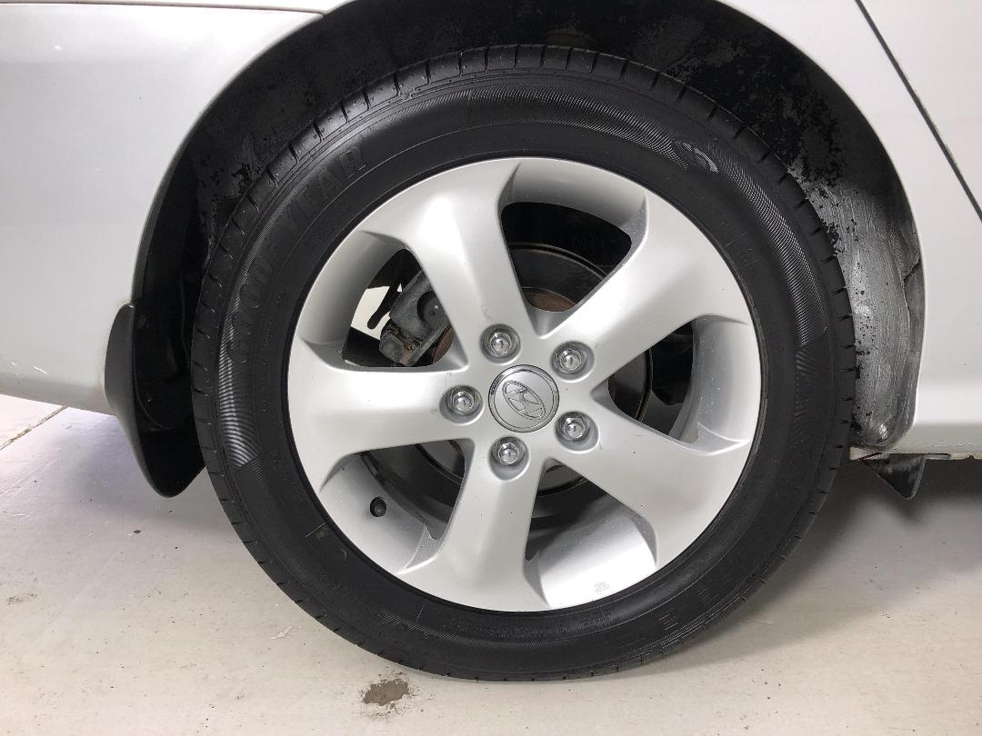 Photo '12' of Hyundai Elantra Photo '12' of Hyundai Elantra