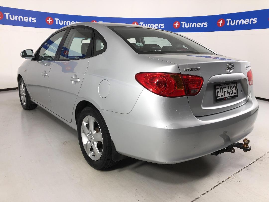 Photo '5' of Hyundai Elantra Photo '5' of Hyundai Elantra