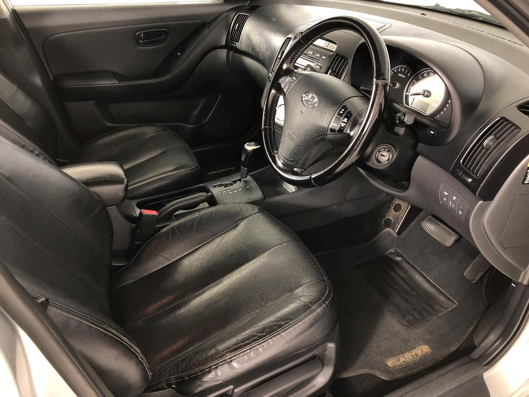 Photo '16' of Hyundai Elantra Photo '16' of Hyundai Elantra