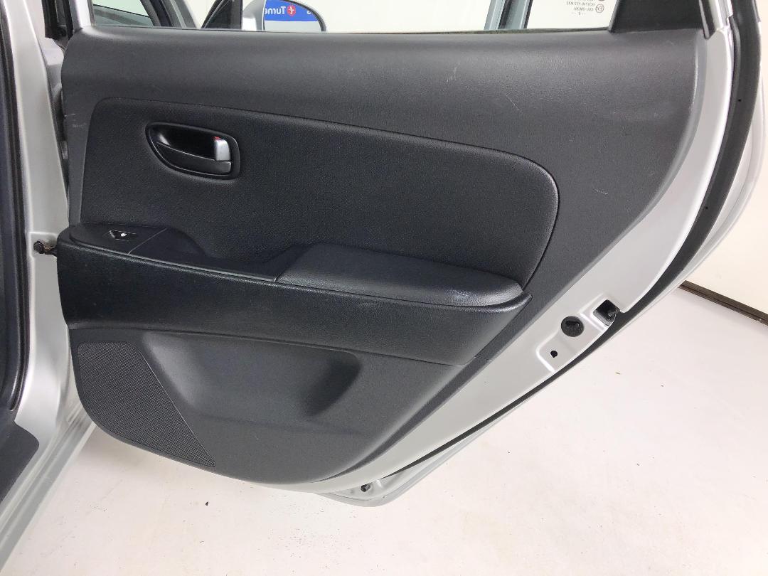 Photo '19' of Hyundai Elantra Photo '19' of Hyundai Elantra