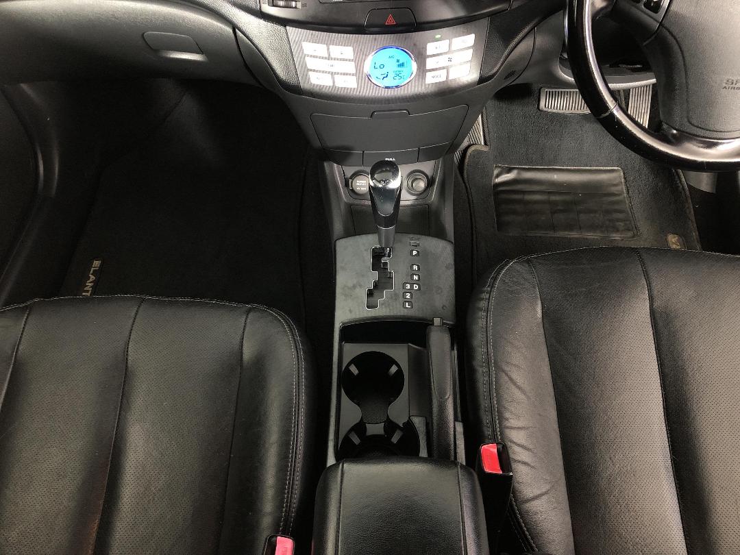 Photo '18' of Hyundai Elantra Photo '18' of Hyundai Elantra