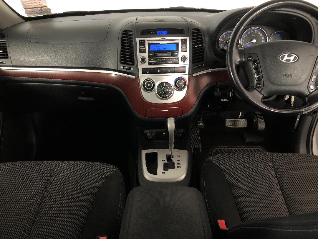 Photo '17' of Hyundai Santa FE