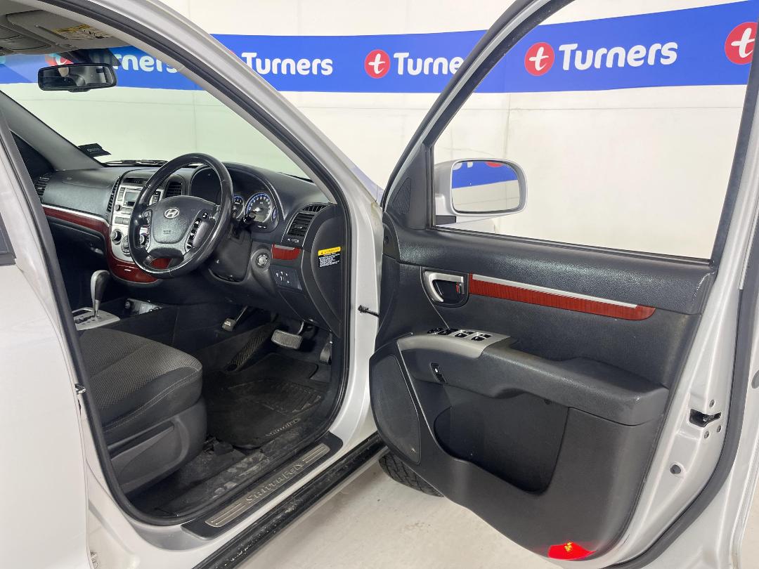 Photo '10' of Hyundai Santa FE V6 SUV Photo '10' of Hyundai Santa FE V6 SUV