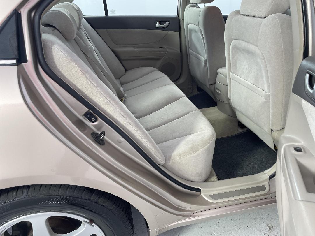 Photo '20' of Hyundai Sonata Photo '20' of Hyundai Sonata