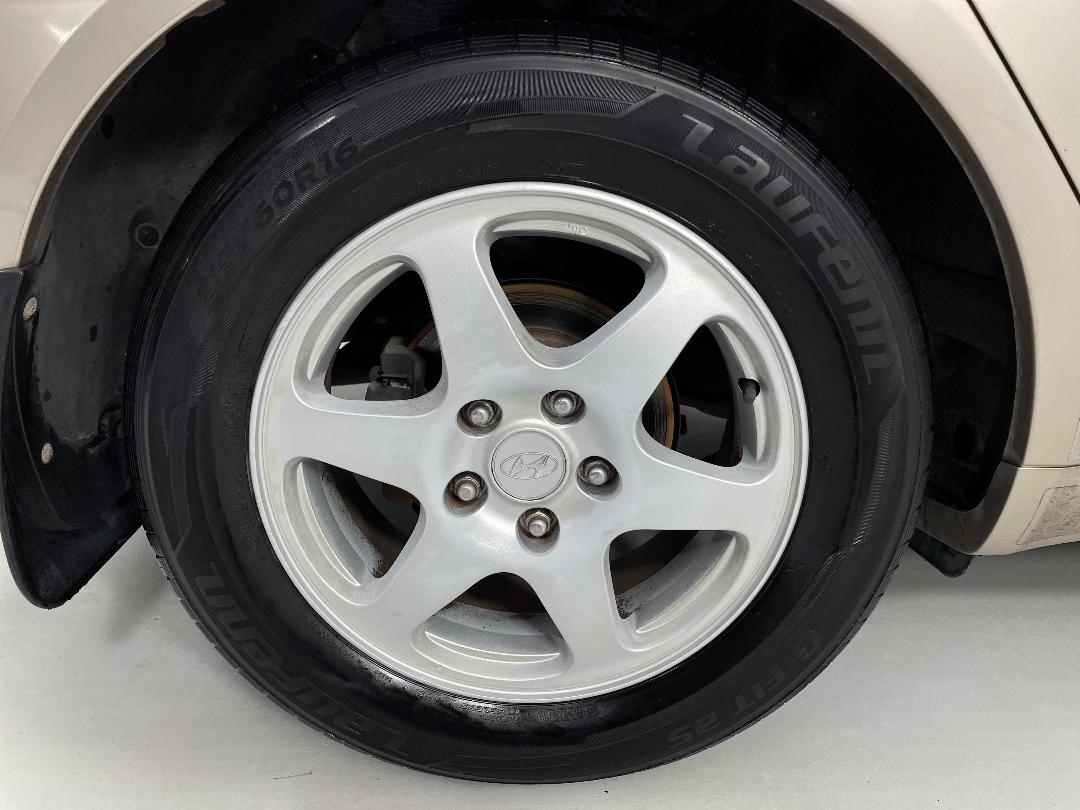 Photo '12' of Hyundai Sonata