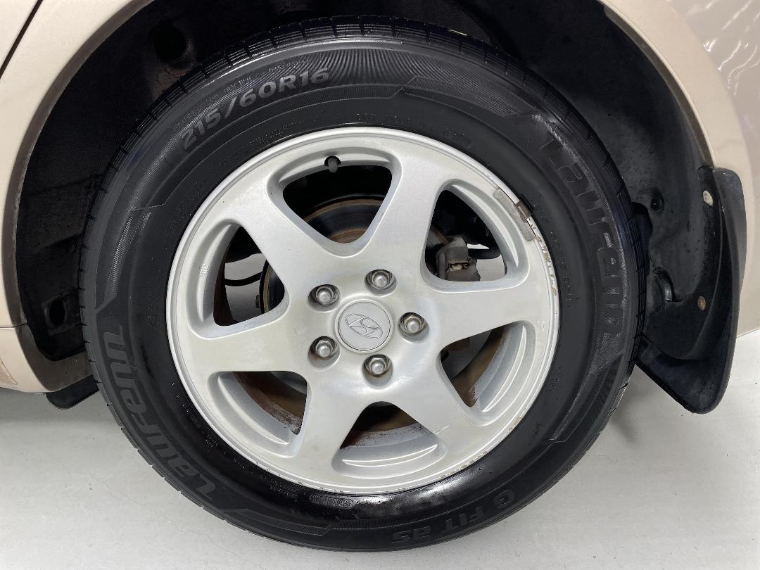 Photo '11' of Hyundai Sonata