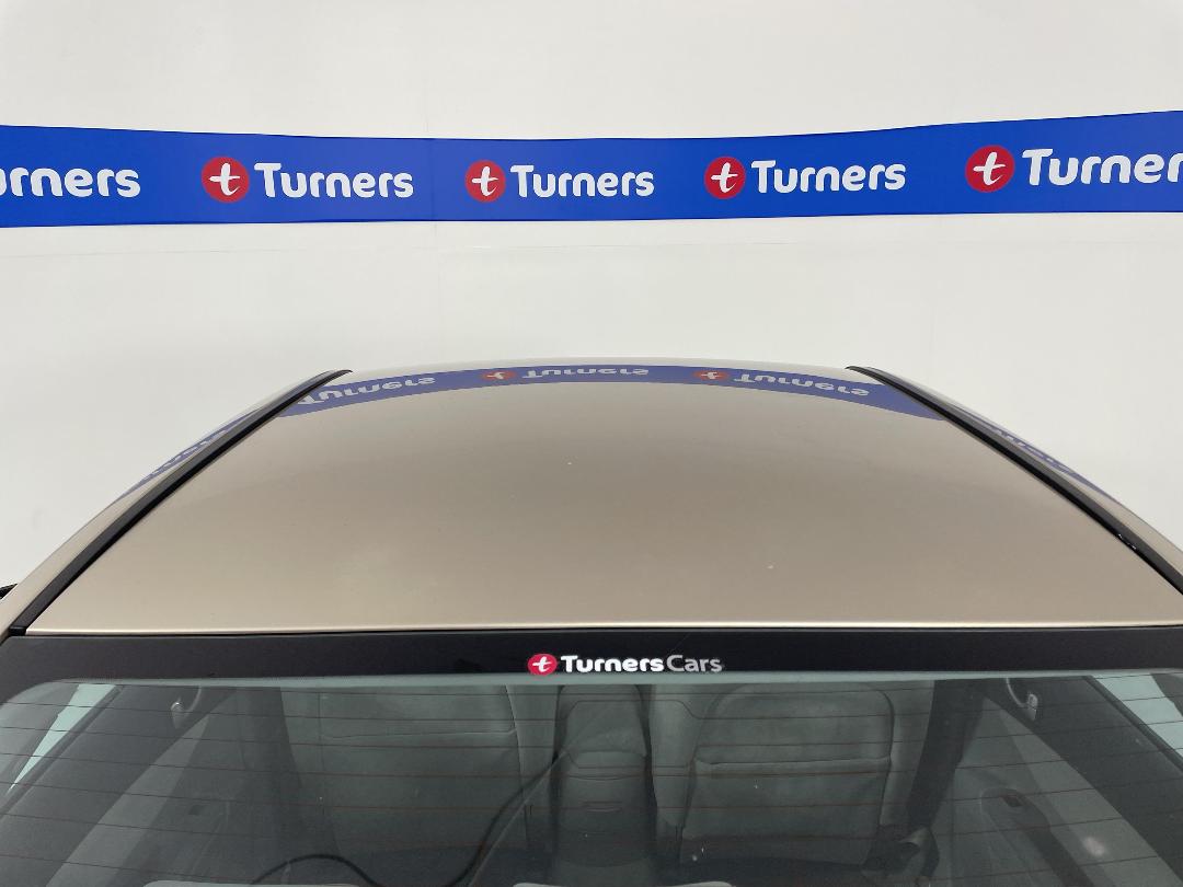 Photo '35' of Hyundai Sonata