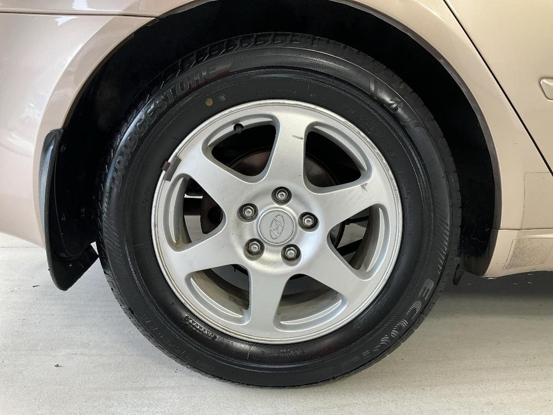 Photo '12' of Hyundai Sonata