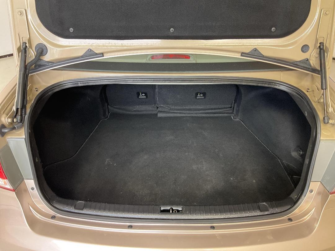 Photo '14' of Hyundai Sonata