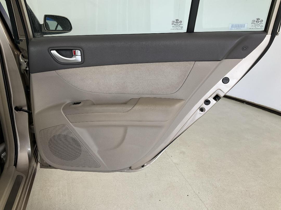 Photo '19' of Hyundai Sonata