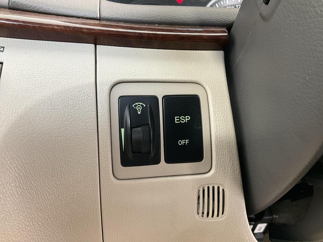 Photo '28' of Hyundai Sonata