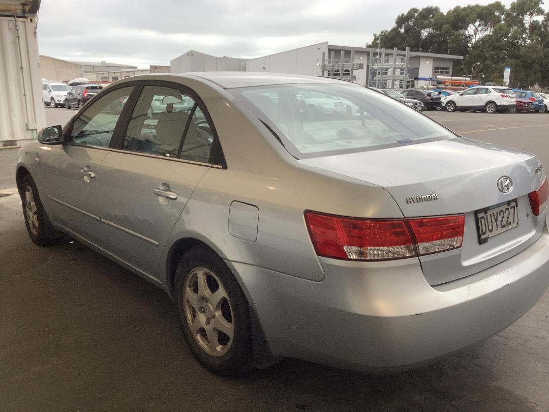 Photo '8' of Hyundai Sonata Photo '8' of Hyundai Sonata