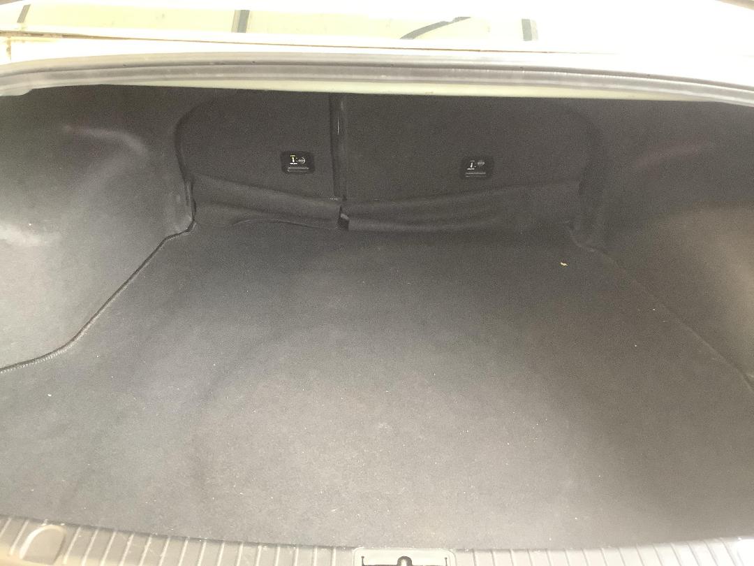 Photo '9' of Hyundai Sonata Photo '9' of Hyundai Sonata