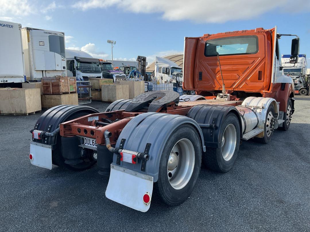 Photo '4' of International 7600 Tractor Unit