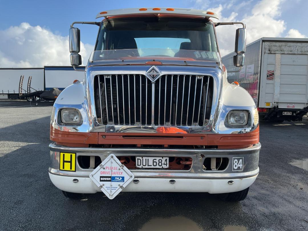 Photo '10' of International 7600 Tractor Unit