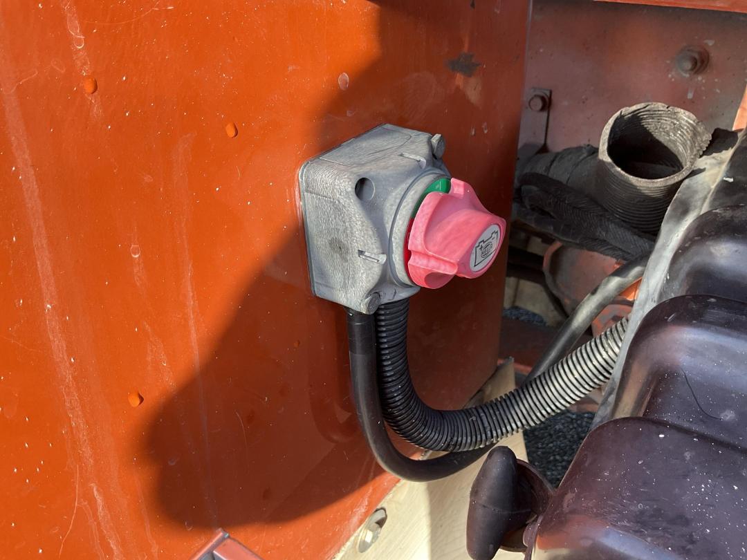 Photo '18' of International 7600 Tractor Unit