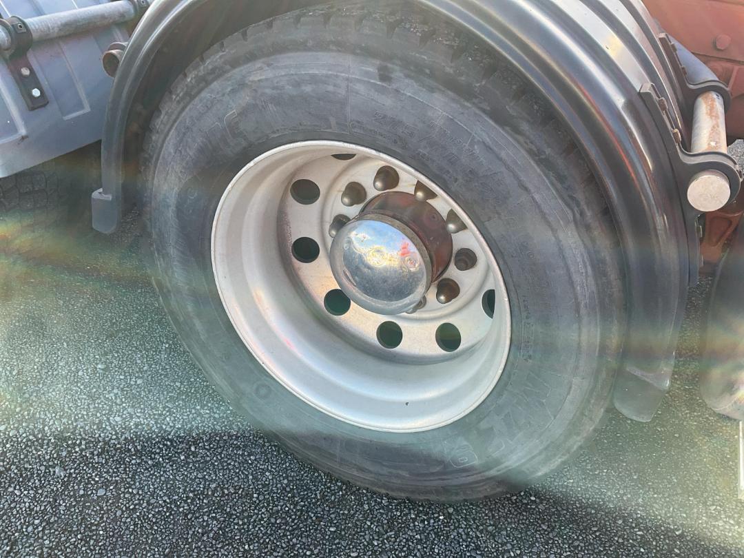 Photo '35' of International 7600 Tractor Unit