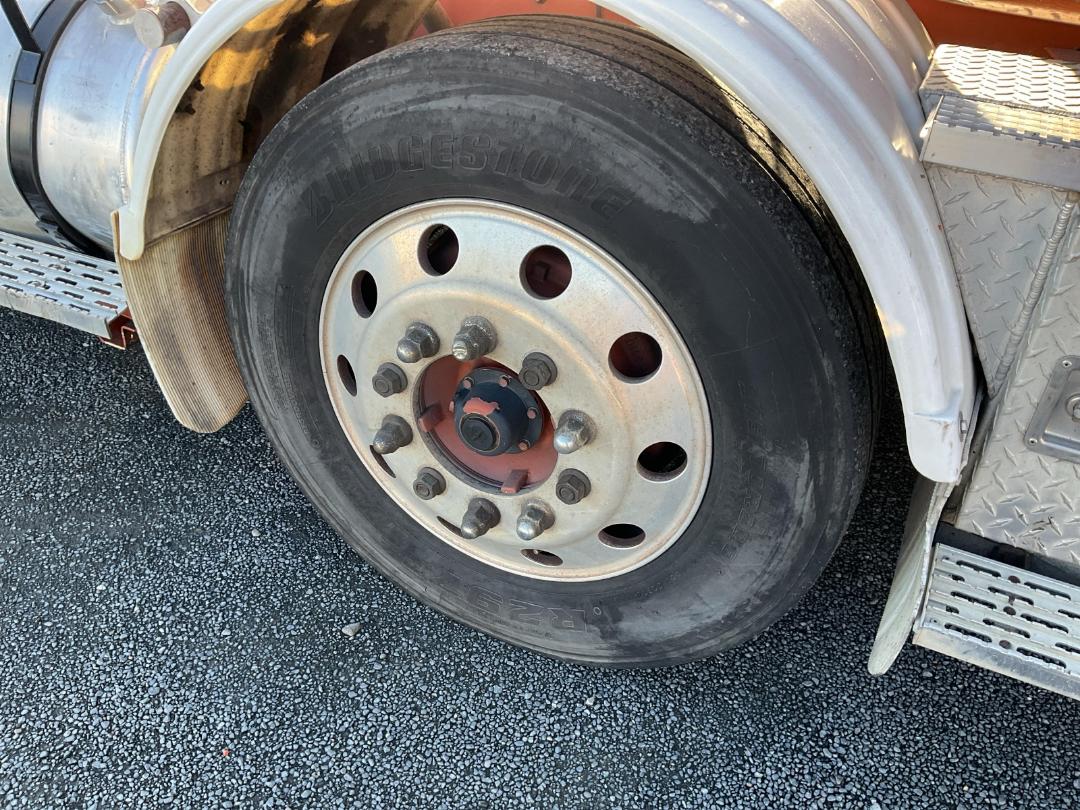 Photo '34' of International 7600 Tractor Unit