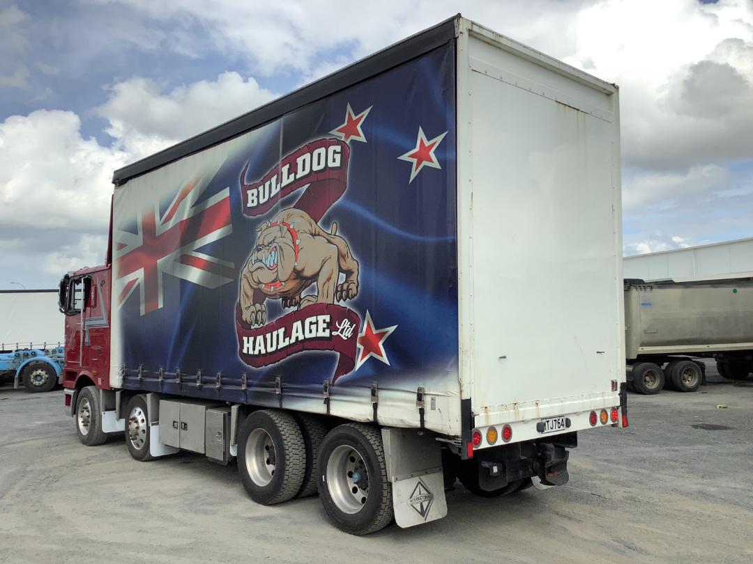 Photo '7' of International 9800 Curtainsider Photo '7' of International 9800 Curtainsider