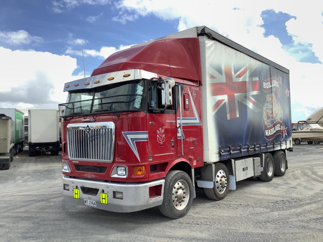 Photo '8' of International 9800 Curtainsider Photo '8' of International 9800 Curtainsider