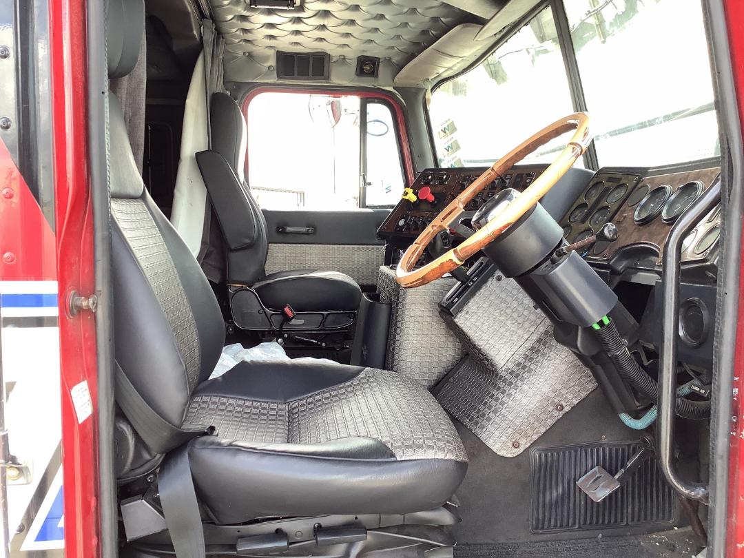 Photo '10' of International 9800 Curtainsider Photo '10' of International 9800 Curtainsider