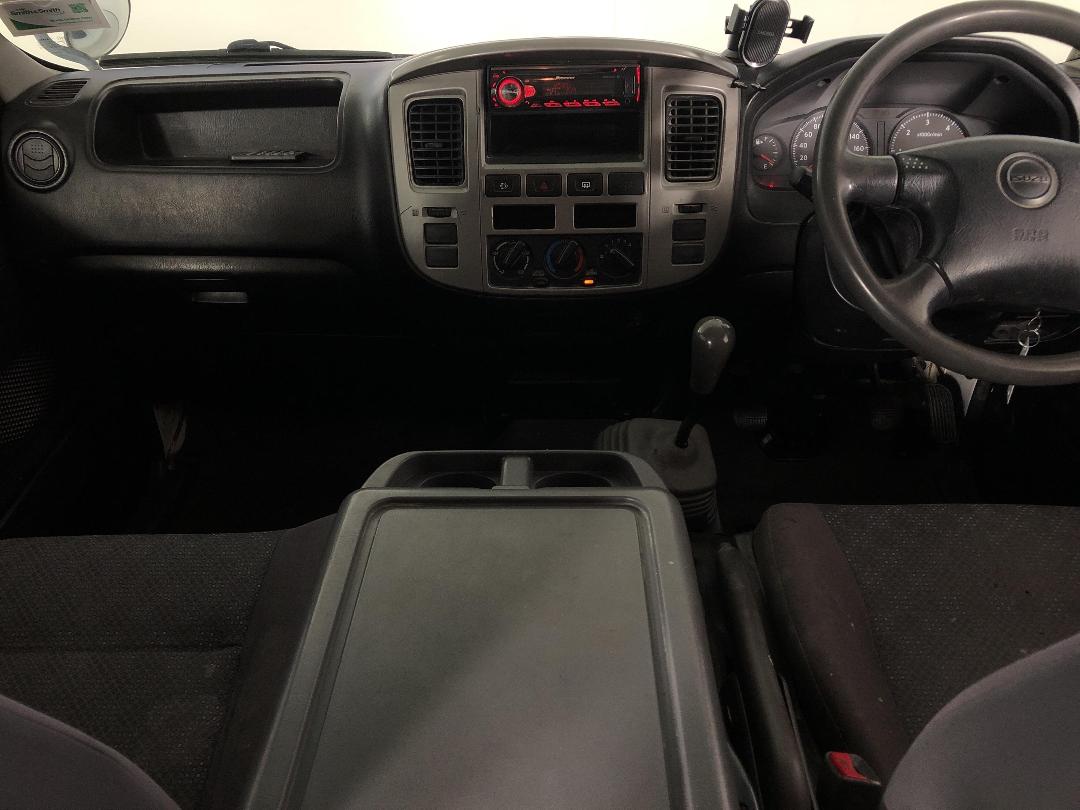 Photo '17' of Isuzu Como