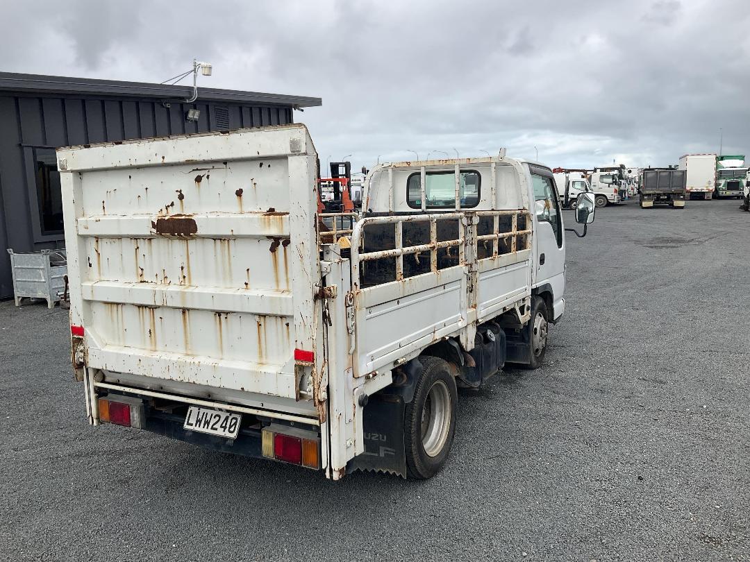 Photo '5' of Isuzu ELF ELF 3T Flat Deck Photo '5' of Isuzu ELF ELF 3T Flat Deck