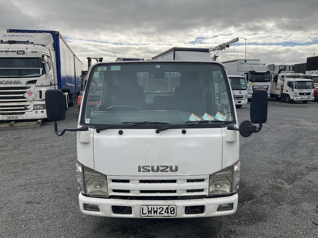 Photo '11' of Isuzu ELF ELF 3T Flat Deck Photo '11' of Isuzu ELF ELF 3T Flat Deck