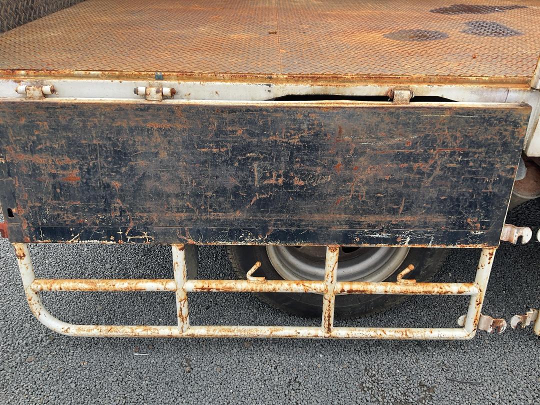 Photo '24' of Isuzu ELF ELF 3T Flat Deck Photo '24' of Isuzu ELF ELF 3T Flat Deck