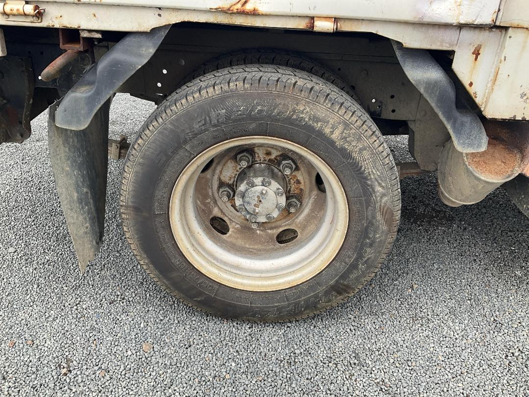 Photo '28' of Isuzu ELF ELF 3T Flat Deck Photo '28' of Isuzu ELF ELF 3T Flat Deck