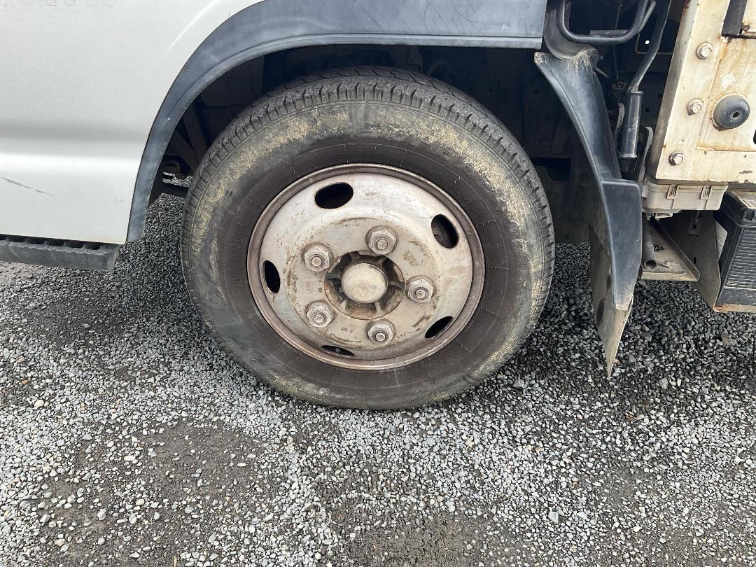 Photo '30' of Isuzu ELF ELF 3T Flat Deck Photo '30' of Isuzu ELF ELF 3T Flat Deck