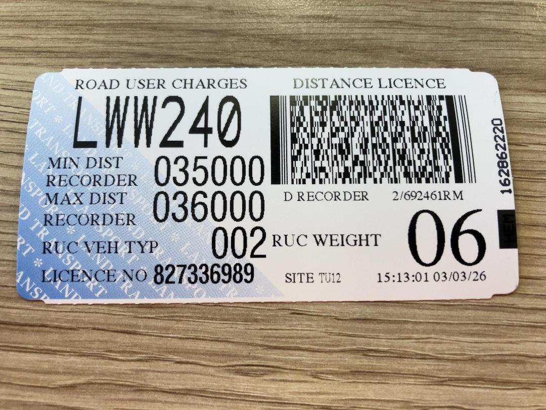 Photo '3' of Isuzu ELF ELF 3T Flat Deck Photo '3' of Isuzu ELF ELF 3T Flat Deck