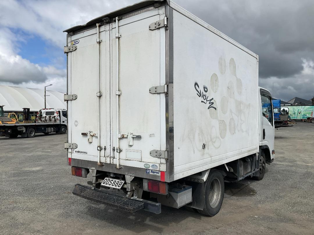 Photo '4' of Isuzu ELF 2 AXLE BOX BODY Box Body