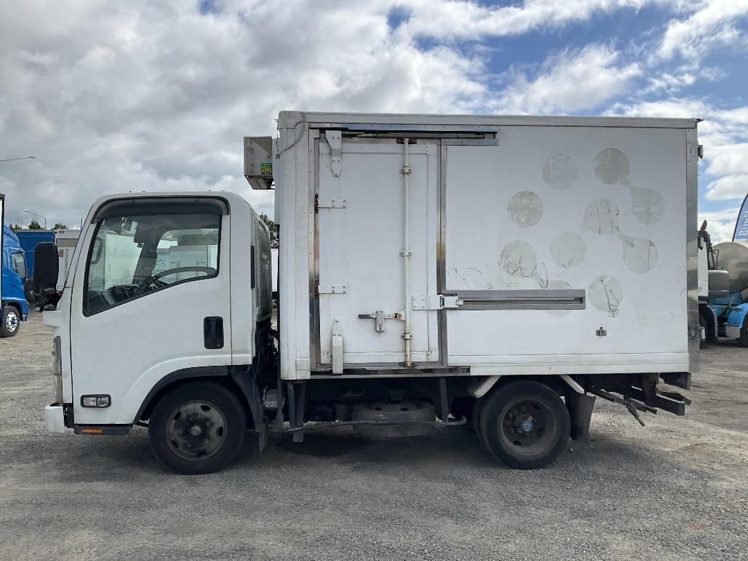 Photo '11' of Isuzu ELF 2 AXLE BOX BODY Box Body