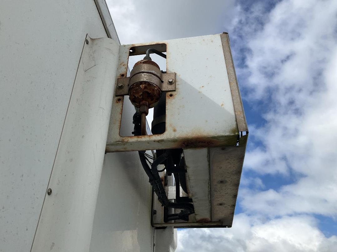 Photo '24' of Isuzu ELF 2 AXLE BOX BODY Box Body