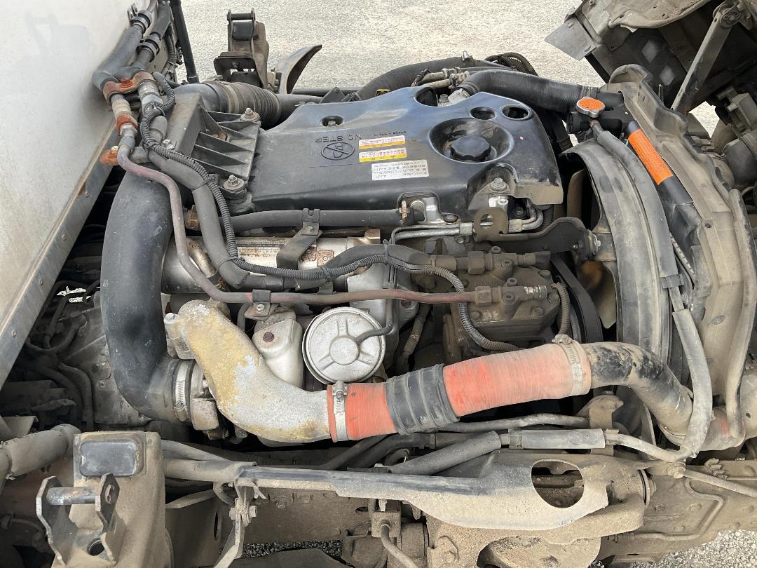 Photo '34' of Isuzu ELF 2 AXLE BOX BODY Box Body