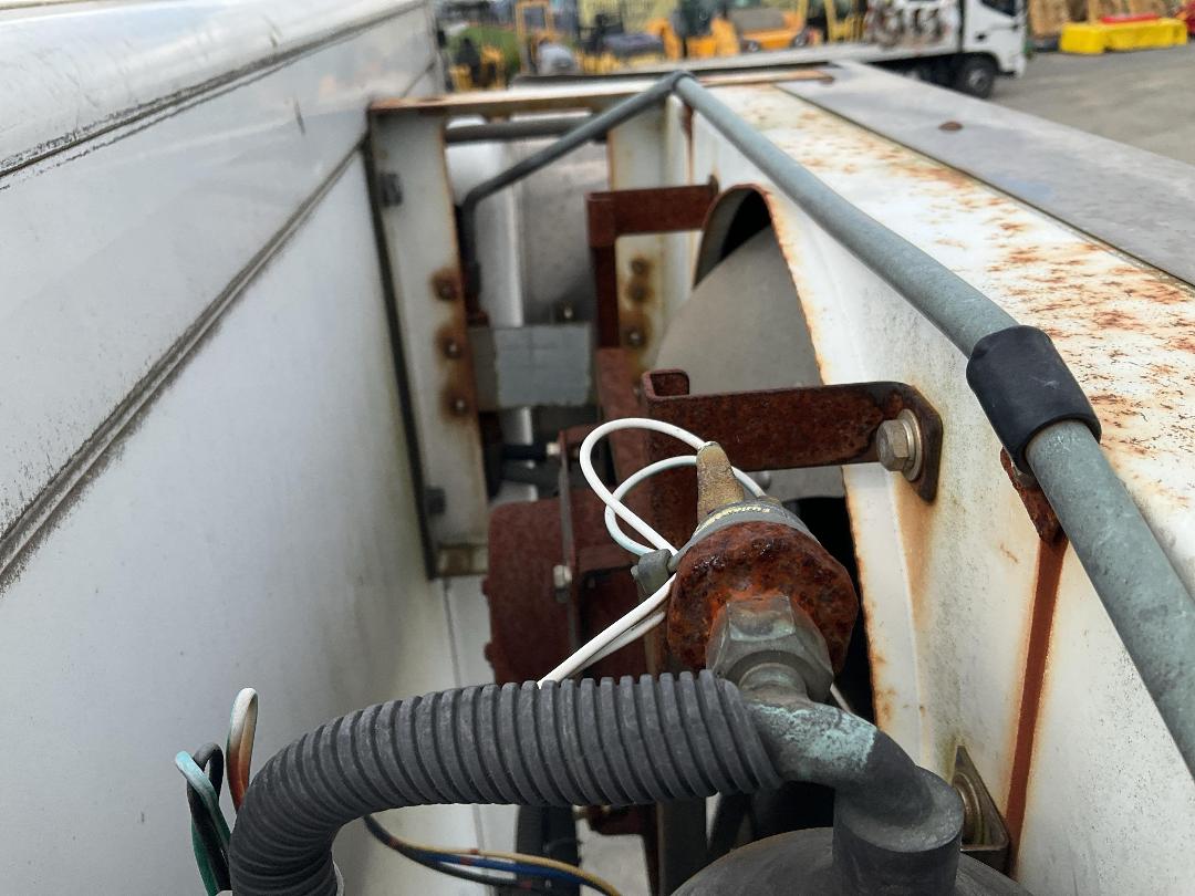 Photo '26' of Isuzu ELF 2 AXLE BOX BODY Box Body