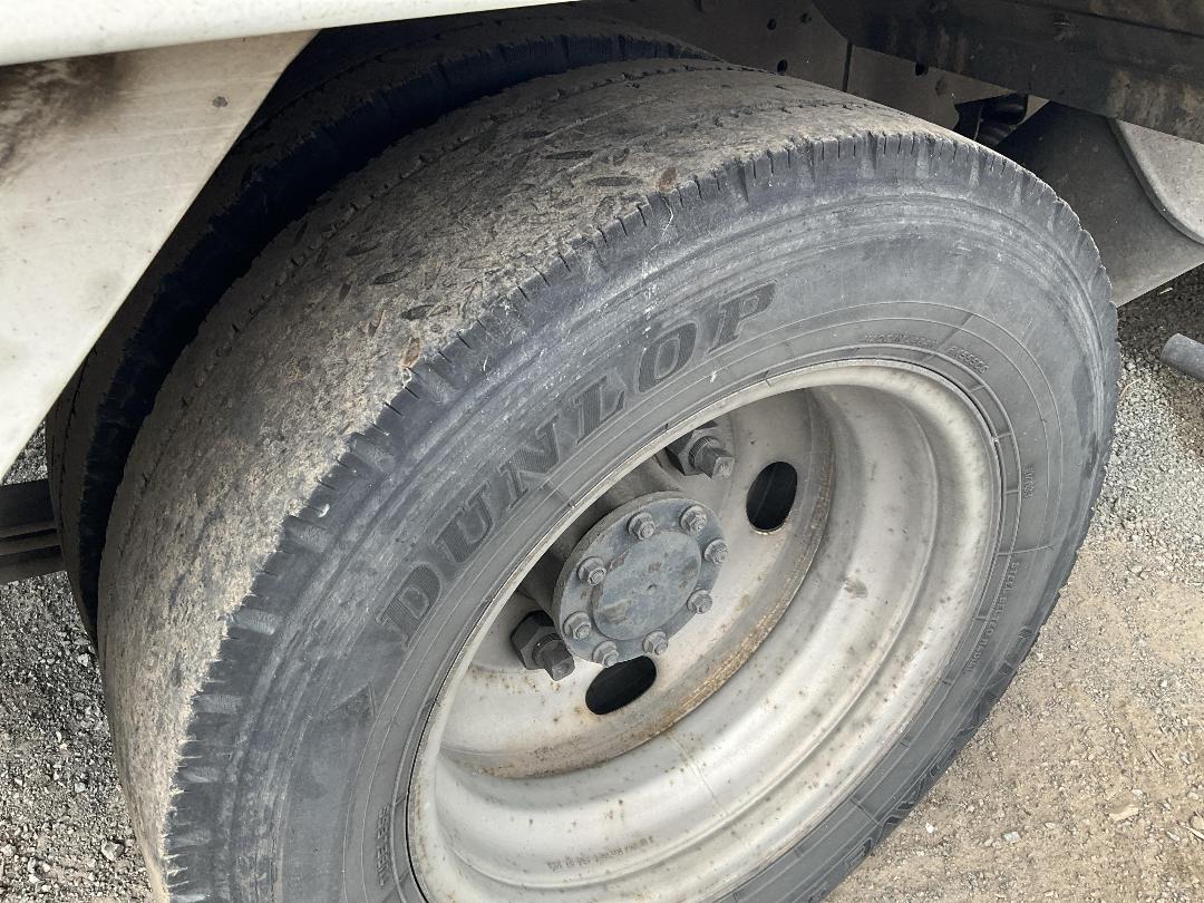 Photo '51' of Isuzu ELF 2 AXLE BOX BODY Box Body