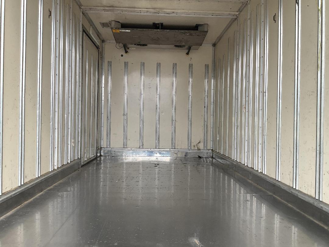 Photo '6' of Isuzu ELF 2 AXLE BOX BODY Box Body